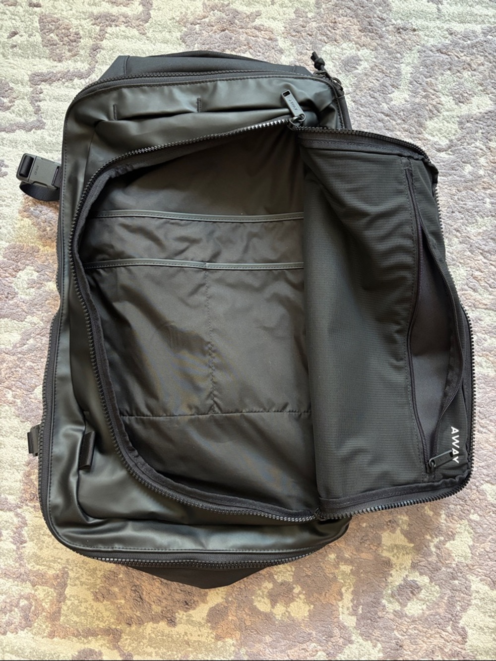 BNWT Away Active Convertible Backpack 45L in Jet Black - Picture 8 of 12